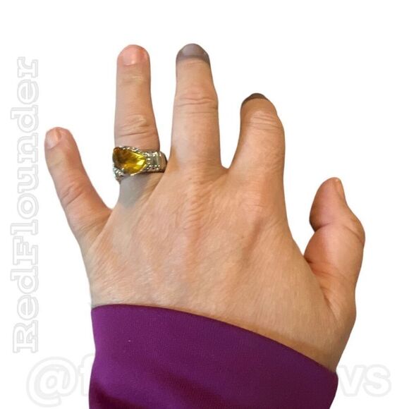 Bundle Sale 3 for $15 | Yellow Plastic Stretch Ring Size 6-9 - Picture 4 of 9